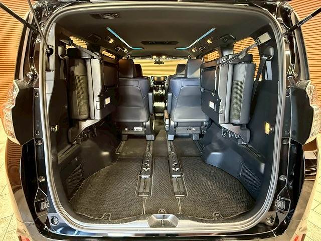 トヨタ ヴェルファイアの画像20