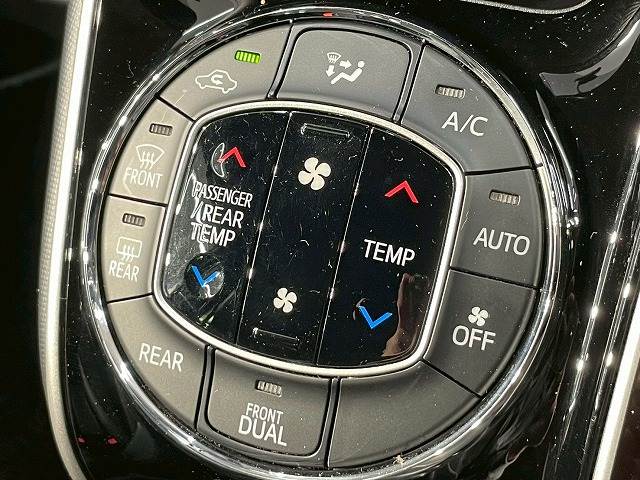 トヨタ ヴォクシーの画像12