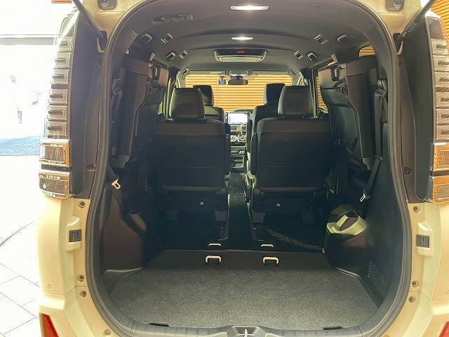 トヨタ ヴォクシーの画像20