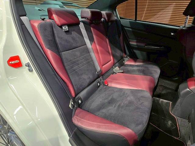 スバル WRX S4の画像9