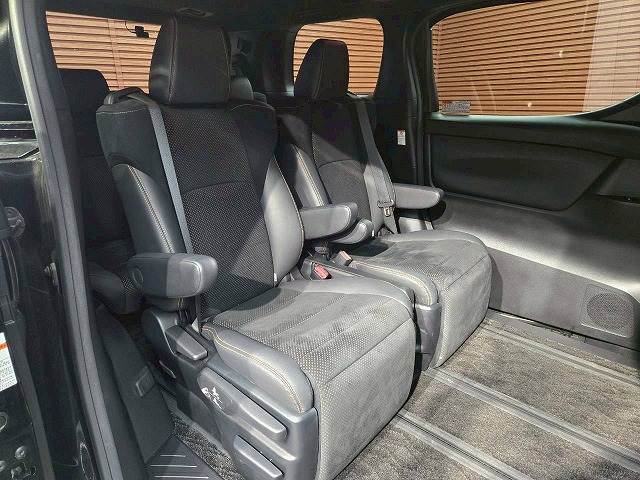 トヨタ アルファードの画像8