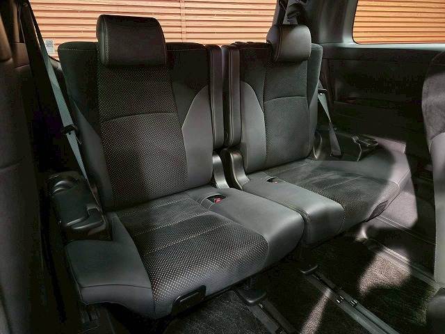 トヨタ アルファードの画像9