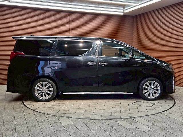 トヨタ アルファードの画像18