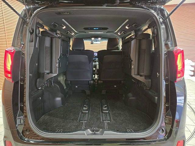 トヨタ アルファードの画像20