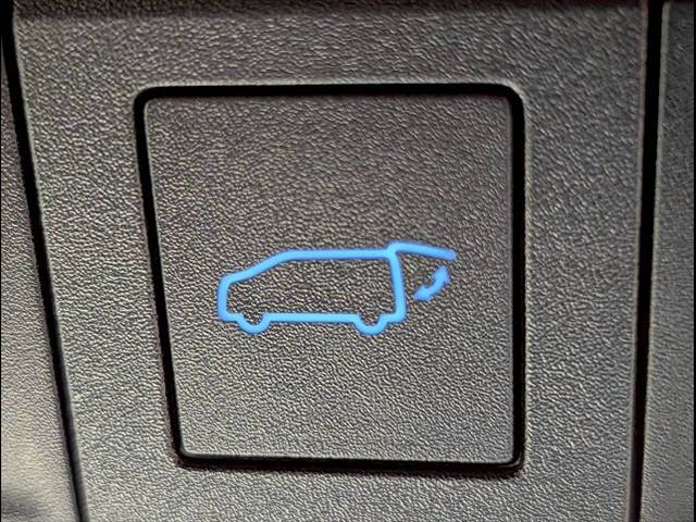 トヨタ&nbsp;ヴォクシーハイブリッドの画像7