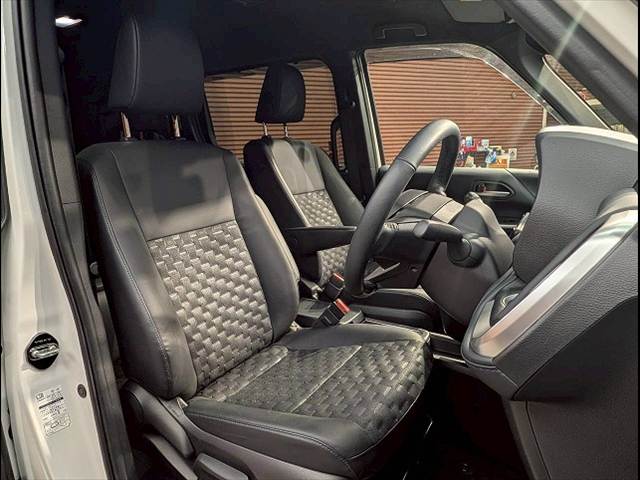 トヨタ&nbsp;ヴォクシーハイブリッドの画像8