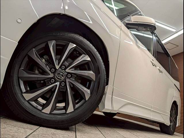 トヨタ&nbsp;ヴォクシーハイブリッドの画像11