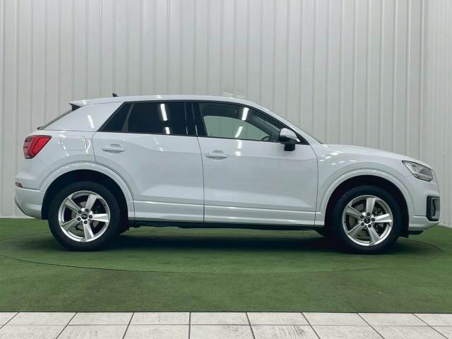 アウディ Q2の画像14