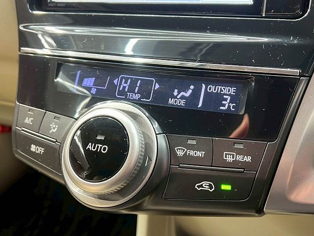 トヨタ&nbsp;プリウスαの画像12