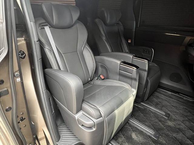 トヨタ&nbsp;アルファードの画像8