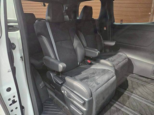 トヨタ&nbsp;アルファードハイブリッドの画像9