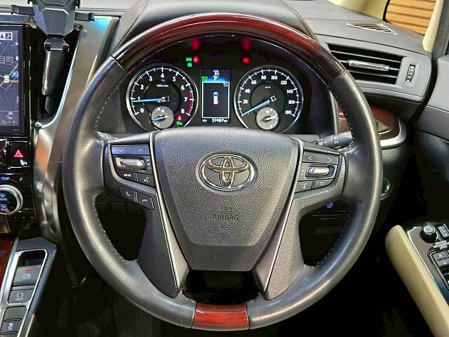 トヨタ&nbsp;アルファードの画像13