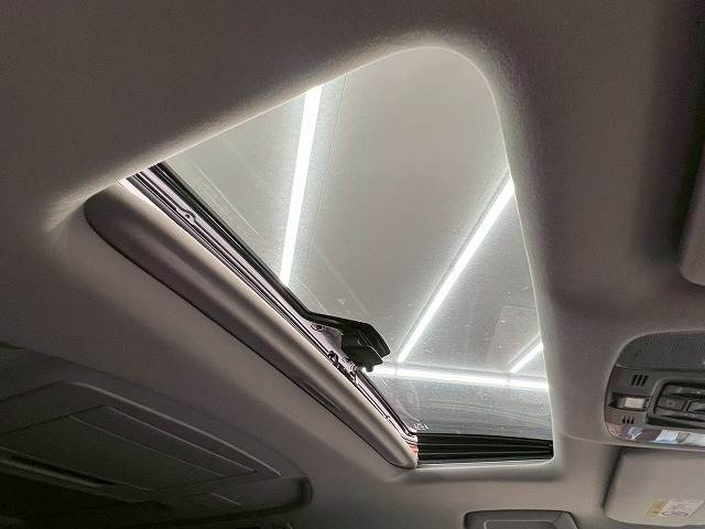 トヨタ&nbsp;アルファードの画像5