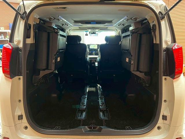 トヨタ&nbsp;アルファードの画像20
