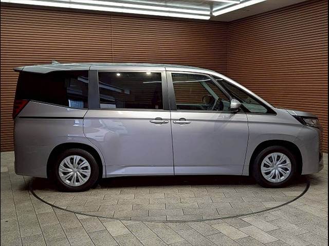 トヨタ ノアの画像18