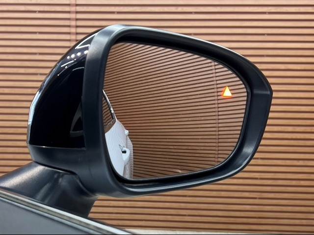 アウトランダーPHEV◆BLACK Edition 5人乗り 内装他