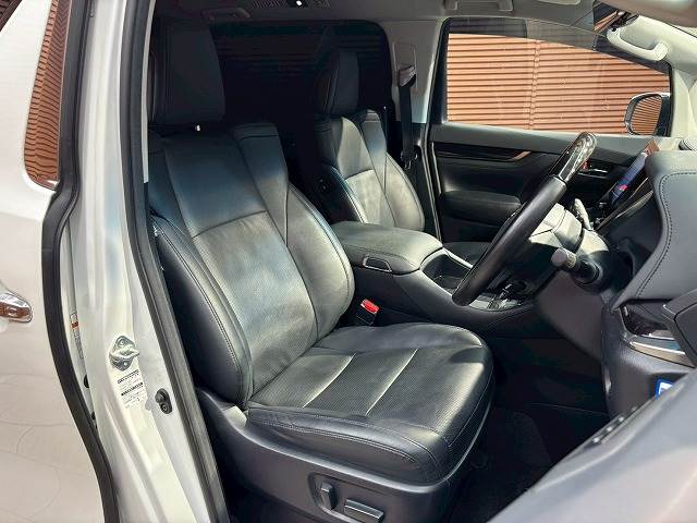 トヨタ&nbsp;アルファードの画像8