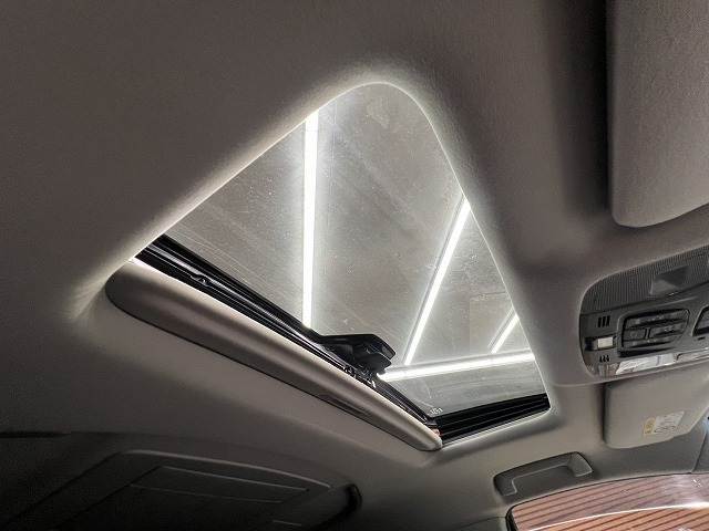 トヨタ&nbsp;アルファードの画像5