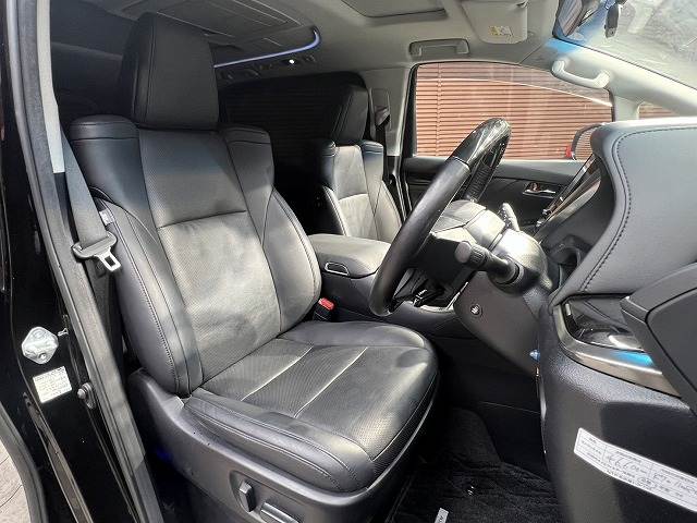 トヨタ&nbsp;アルファードの画像8