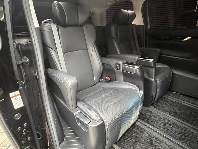 トヨタ&nbsp;アルファードの画像9