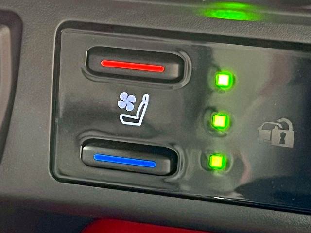 RAV4◆Adventure “OFFROAD packageII” 内装他