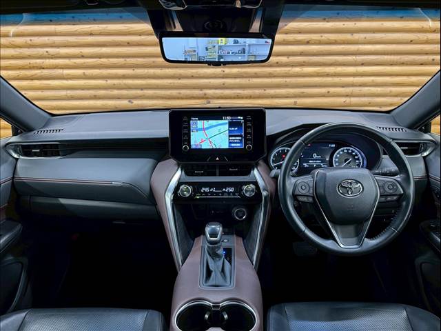 ハリアーG レザーパッケージ AppleCarPlay/シートH/C/電動リアゲート/コーナーセンサー/ブラインドスポットモニター/デジタルインナーミラー/ステアリングヒーター/パワーシート/シートメモリ/スマートキー 内装他