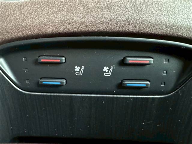 ハリアーG レザーパッケージ AppleCarPlay/シートH/C/電動リアゲート/コーナーセンサー/ブラインドスポットモニター/デジタルインナーミラー/ステアリングヒーター/パワーシート/シートメモリ/スマートキー 内装他
