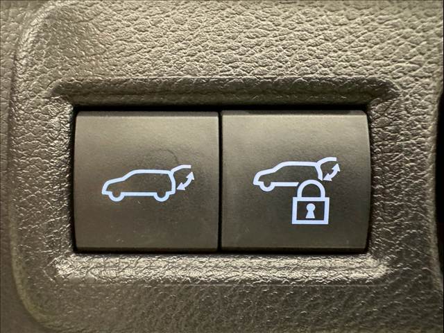 ハリアーG レザーパッケージ AppleCarPlay/シートH/C/電動リアゲート/コーナーセンサー/ブラインドスポットモニター/デジタルインナーミラー/ステアリングヒーター/パワーシート/シートメモリ/スマートキー 内装他