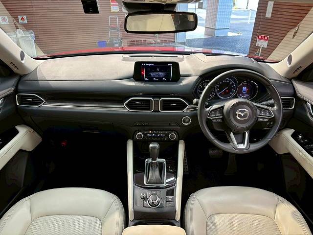 CX-5ＸＤ　Ｌパッケージ　サンルーフ／ＢＯＳＥサウンド／ホワイトレザーシート／ヘッドアップディスプレイ／ブラインドスポットモニター／シートヒーター／ステアリングヒーター／パワーシート／シートメモリー／電動リアゲート 内装他