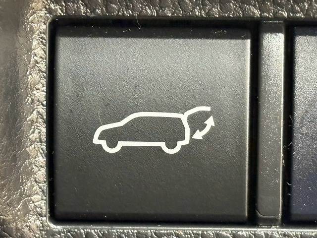 RAV4ハイブリッドG 純正9型ディスプレイ/AppleCarPlay/デジタルインナーミラー/全周囲カメラ/ブラインドスポットミニター/パワーバックドア/パワーシート/レーダークルーズコントロール/シートヒーター/ETC 内装他