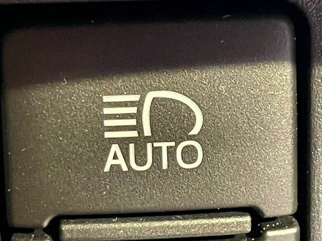 トヨタ カローラフィールダーハイブリッドの画像6