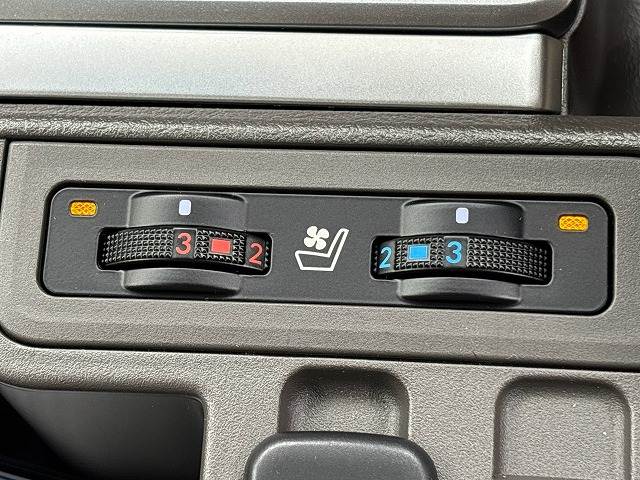 トヨタ ランドクルーザープラドの画像6