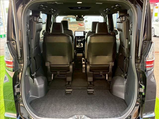 トヨタ ヴォクシーの画像12