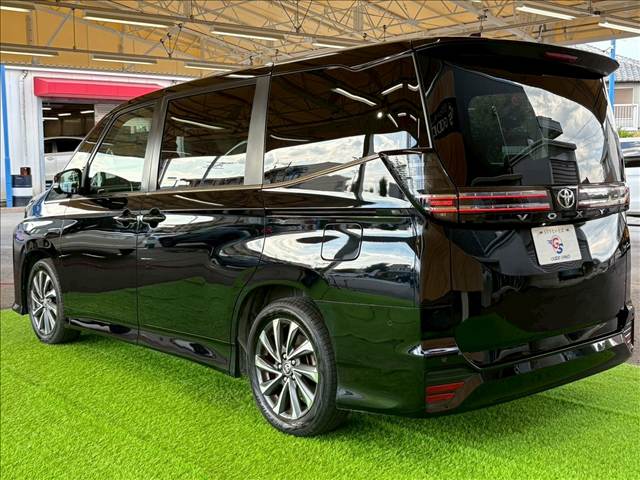 トヨタ ヴォクシーの画像14