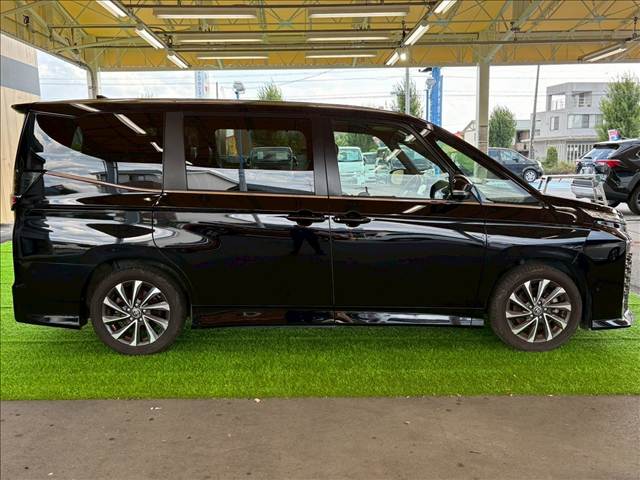 トヨタ ヴォクシーの画像16