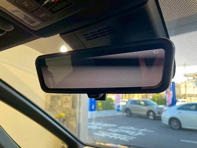 トヨタ ヴォクシーの画像6