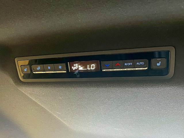 トヨタ ヴォクシーの画像7