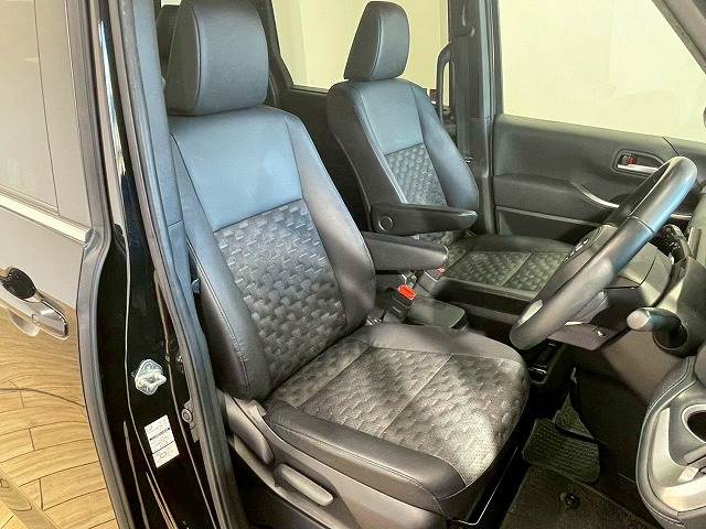 トヨタ ヴォクシーの画像10