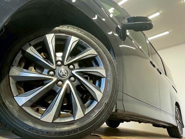 トヨタ ヴォクシーの画像19
