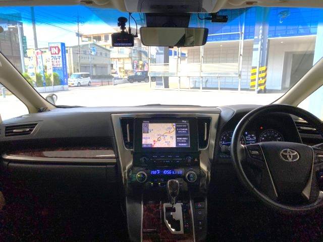 トヨタ&nbsp;アルファードの画像2