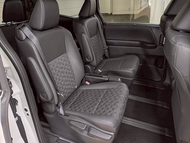 トヨタ&nbsp;ヴォクシーの画像9