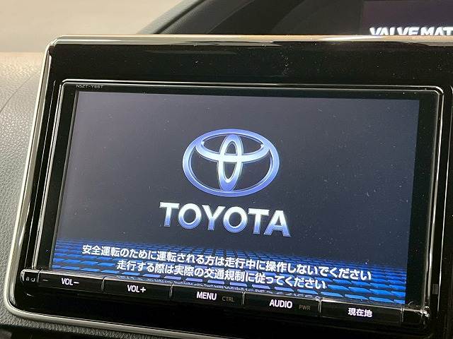 トヨタ ヴォクシーの画像3