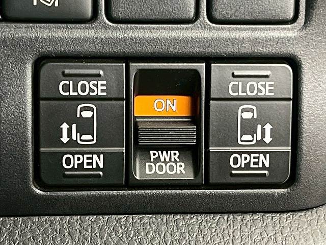 トヨタ ヴォクシーの画像6