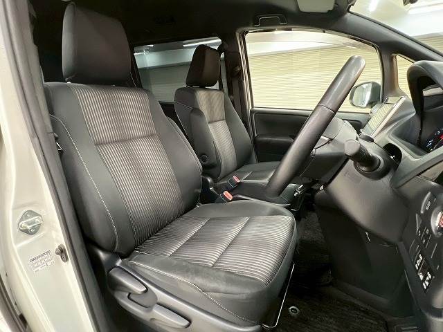 トヨタ ヴォクシーの画像8