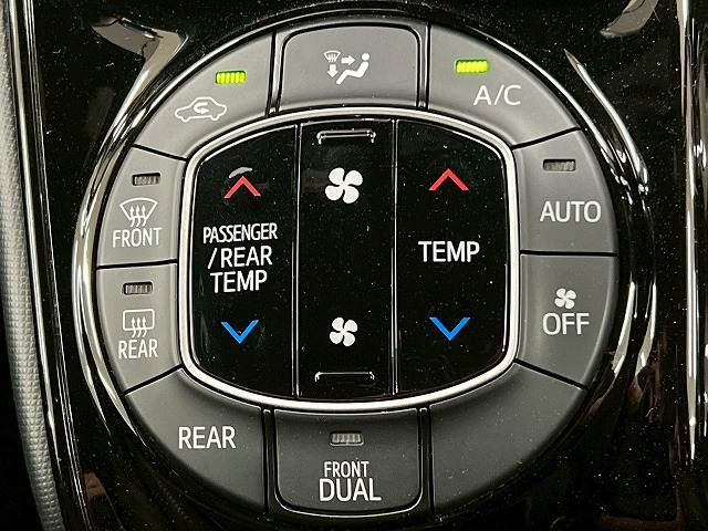 トヨタ ヴォクシーの画像13