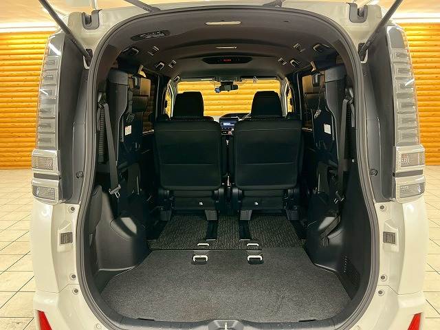 トヨタ ヴォクシーの画像20