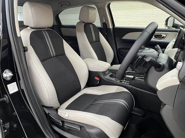 ホンダ ヴェゼルハイブリッドの画像8