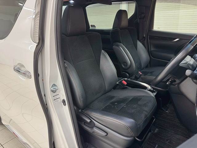 トヨタ アルファードの画像9