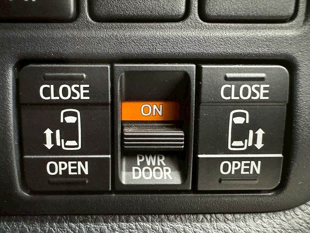 ノアSi“W×B” 内装他