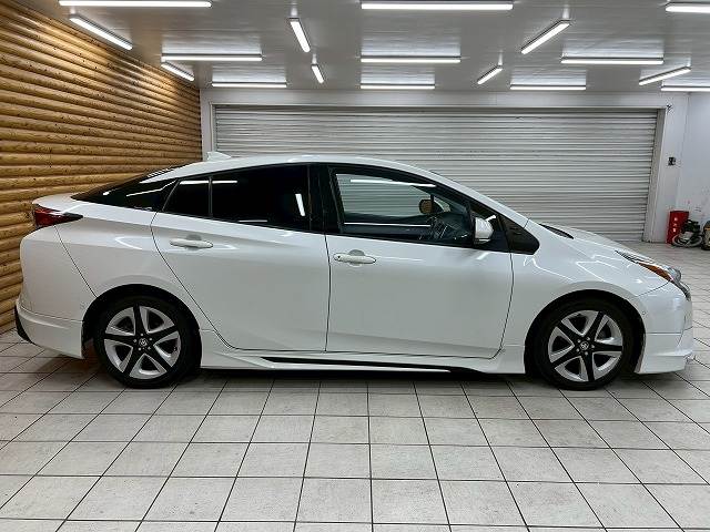 トヨタ プリウスの画像18